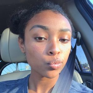 Meet your Posher, Sidona